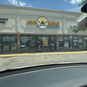 Eggholic - Indian Street Food - Eggoholic open sign still on after denying service to us - Indian Near Me - Schaumburg, Illinois