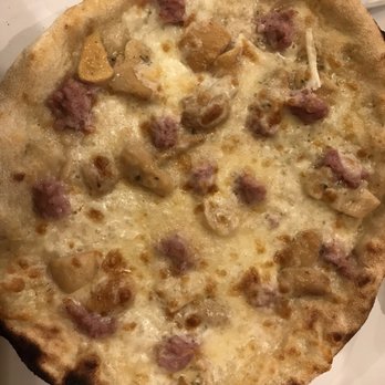 Dar Poeta - Porcini and sausage pizza - Pizza Near Me - Rome, RM