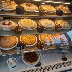 Butter Smith - Delicious looking pies
