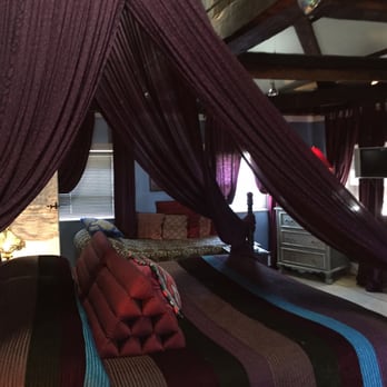 Moroccan Luxury Suites - Bed & Breakfast Near Me - Boston, Massachusetts