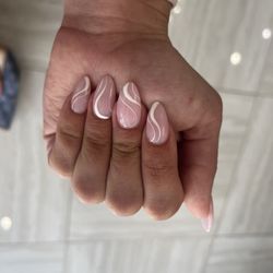 La Chica Nails & Microblading Salon - Nail design