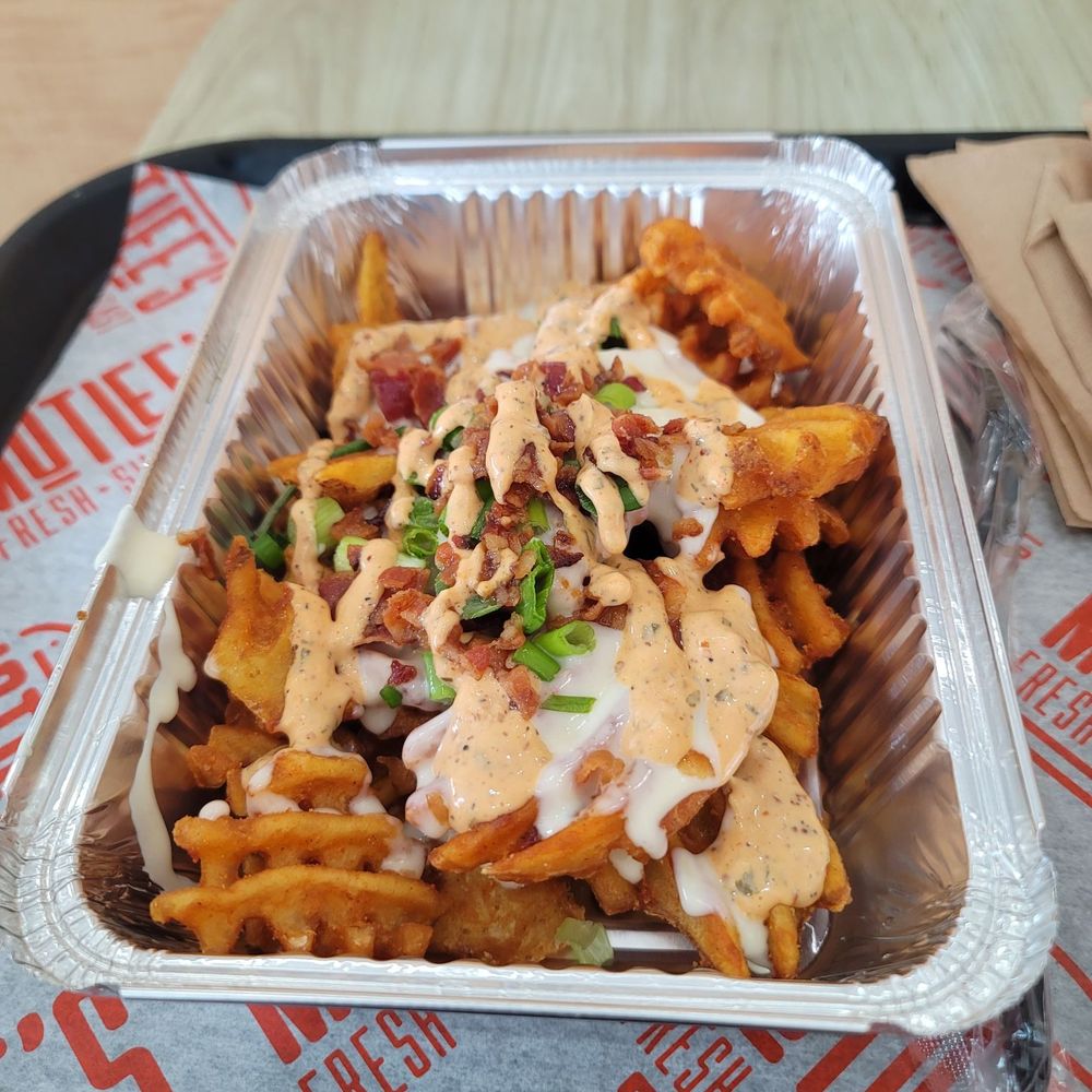 MotLee's - Loaded fries - Fast Food Near Me - Macclenny, Florida