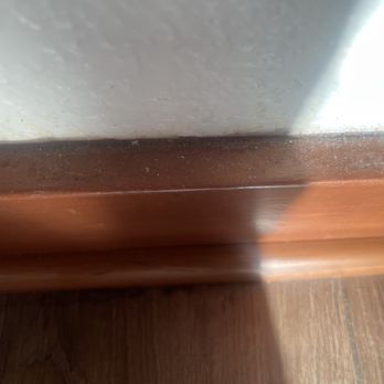 The Village Lodge - Very dusty baseboards - Hotels Near Me - Mammoth Lakes, California The Village Lodge - Very dusty baseboards - Hotels Near Me - Mammoth Lakes, California