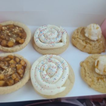 Crumbl - Menifee - Bakeries Near Me - Menifee, California Crumbl - Menifee - Bakeries Near Me - Menifee, California