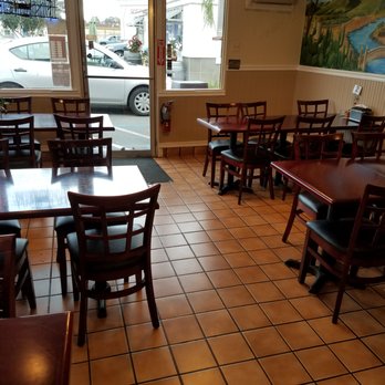 Del Valle - Indoor tables for 4 and 6 - Mexican Near Me - Santa Rosa, California