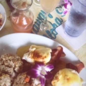 Castaway Cafe - Eggs Benedict sub bacon. MUST TRY the pork fried rice! - American Near Me - Lahaina, Hawaii