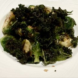 Crispy Brussel sprouts & kale Crispy Brussel sprouts & kale