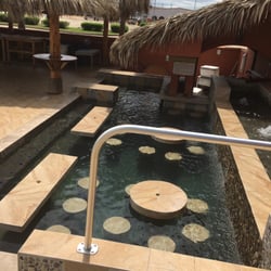 Bridge Harbor Yacht Club - Pool bar