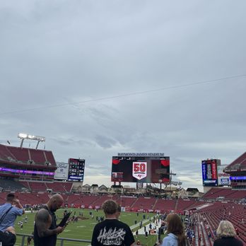 Raymond James Stadium - Stadiums & Arenas Near Me - Tampa, Florida