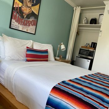 Agave Inn - Soooo clean and cute! - Hotels Near Me - Santa Barbara, California
