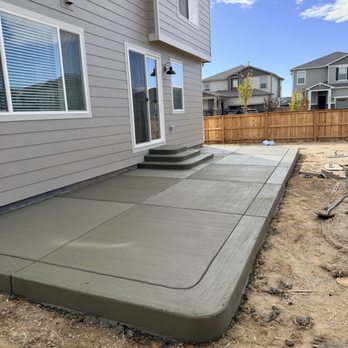 CC Concrete - Brush finish patio with border - Masonry/Concrete Near Me