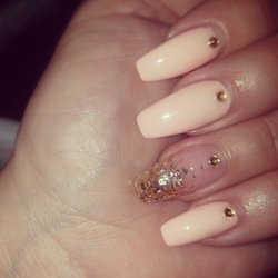 Clear Nail Spa - UV gel coffin cut