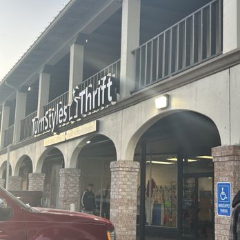 TurnStyles Thrift Store - Thrift Stores Near Me - Mission, Kansas TurnStyles Thrift Store - Thrift Stores Near Me - Mission, Kansas