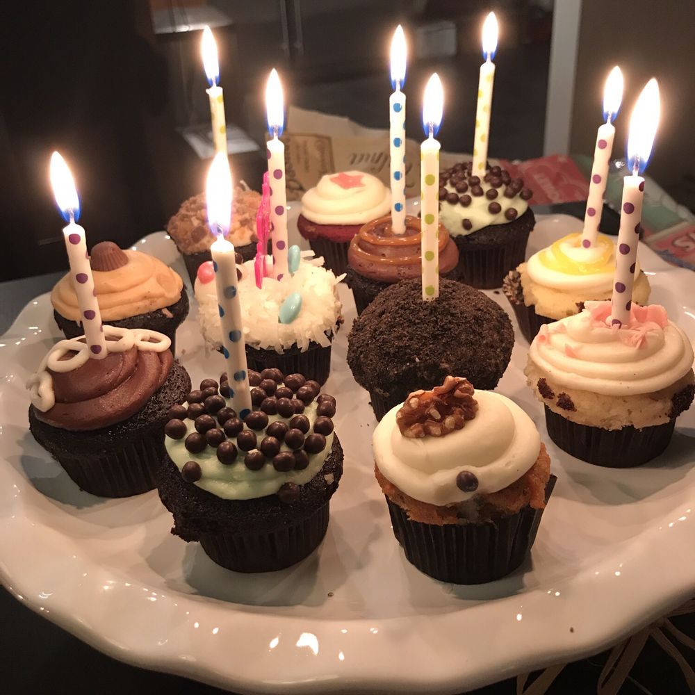 Dots Cupcakes - Birthday cupcakes - Cupcakes Near Me - Pasadena, California