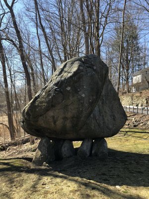 Balanced Rock by null
