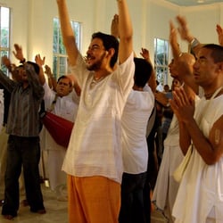 Iskcon Temple - Miami - Men chanting prayers