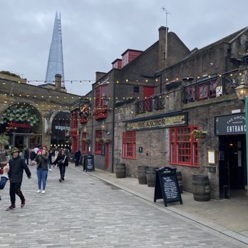 The Anchor - Exterior of the Anchor Pub - Pubs Near Me - London, XGL