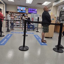 Kaiser Permanente Pharmacy TWO - Vallejo - A bit hectic here. I better pick up something to calm the nerves. "I'll have a Highball please."
