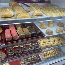 Donut King Palace - Donut case