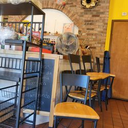 Crazy Tacos And Burgers - Cozy