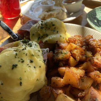Petit Soleil - Eggs Benedict - Breakfast & Brunch Near Me - Napa, California Petit Soleil - Eggs Benedict - Breakfast & Brunch Near Me - Napa, California