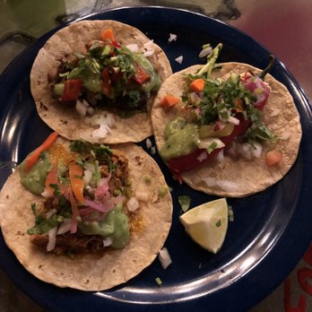 Mazunte Centro - Tacos.  From 3 o'clock: Chili Relleno, Cochinita, Carnitas - Mexican Near Me - Cincinnati, Ohio