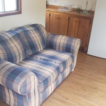 Bryce Pioneer Village - A nice little love seat. - Hotels Near Me - Tropic, Utah