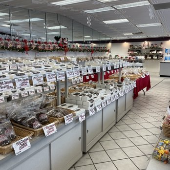 Nut Tos - rows of display cases - Popcorn Shops Near Me - Buffalo, New York