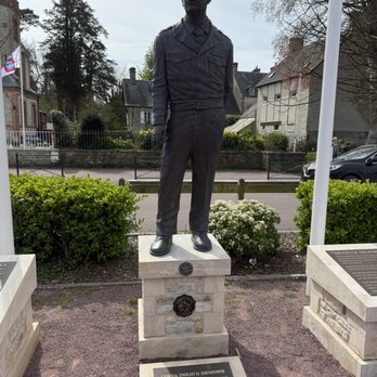 Musée Airborne - Right outside the museum. - Museums Near Me - Sainte Mère Eglise, 50