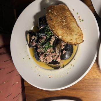 EVO North Scottsdale - Mussels. Salt, fennel sausage. Love dipping the bread. - Italian Near Me - Scottsdale, Arizona EVO North Scottsdale - Mussels. Salt, fennel sausage. Love dipping the bread. - Italian Near Me - Scottsdale, Arizona