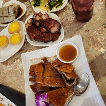 Jade Dynasty Seafood Restaurant - Beef rice roll, garlic cucumber, honey bbq pork, roast duck, Chinese egg tarts. - Dim Sum Near Me - Honolulu, Hawaii Jade Dynasty Seafood Restaurant - Beef rice roll, garlic cucumber, honey bbq pork, roast duck, Chinese egg tarts. - Dim Sum Near Me - Honolulu, Hawaii