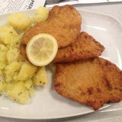 Merkur Restaurant - Schnitzel mit Petersilerdäpfel