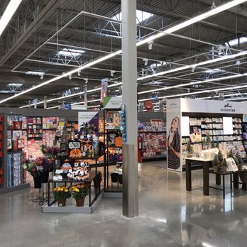 Hy-Vee - Found lots of good cards today - yay! - Grocery Near Me - Maple Grove, Minnesota
