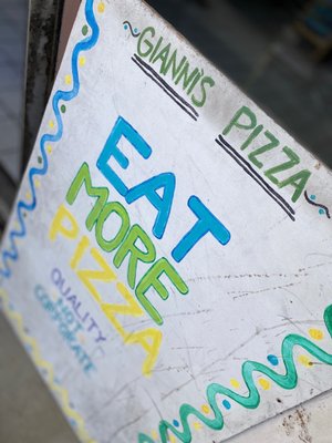 Gianni's Pizza by null