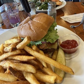 Full Sail Brew Pub - Harvarti burger. YUM - Pubs Near Me - Hood River, Oregon Full Sail Brew Pub - Harvarti burger. YUM - Pubs Near Me - Hood River, Oregon
