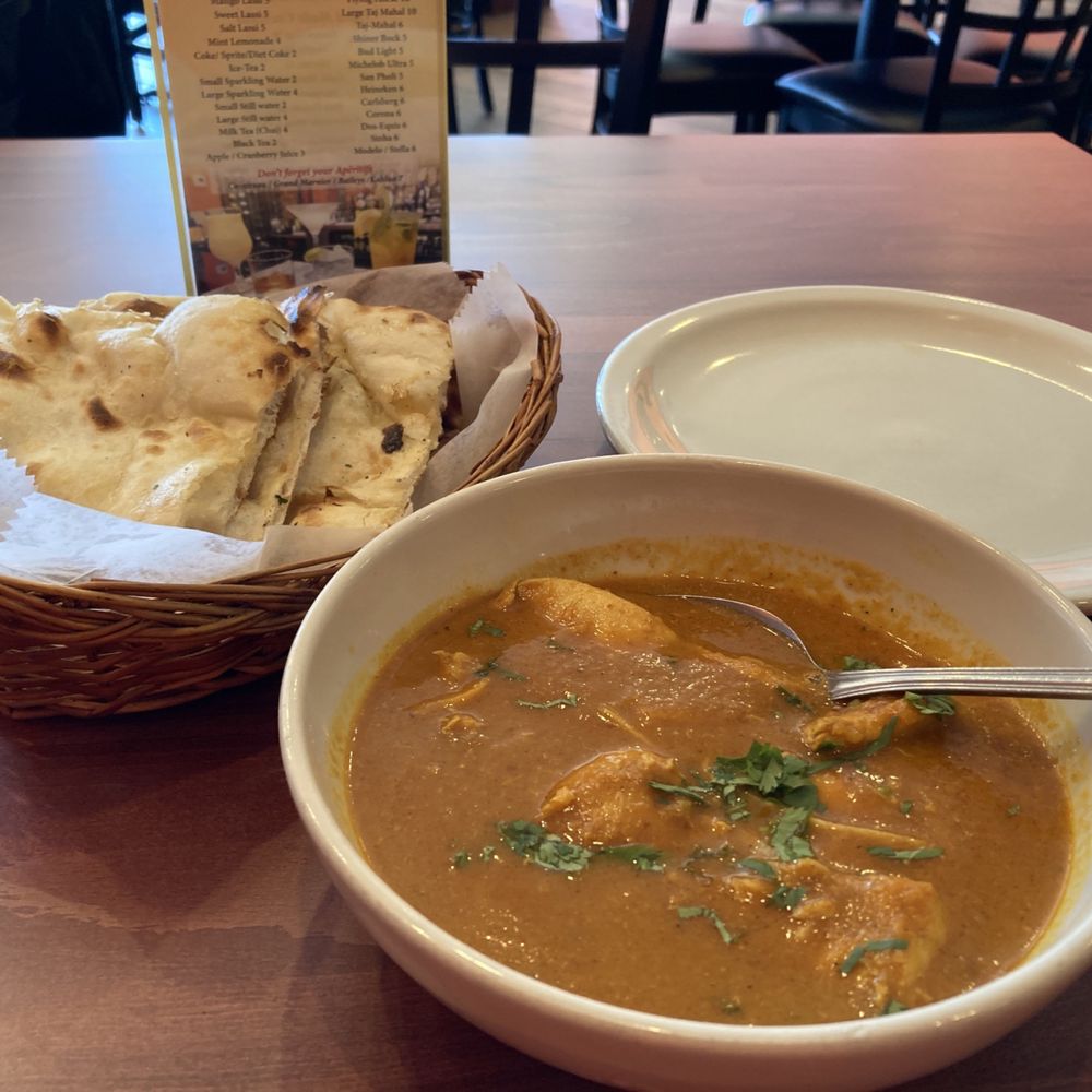 Kathmandu Chicken Curry with Naan-plain Kathmandu Chicken Curry with Naan-plain