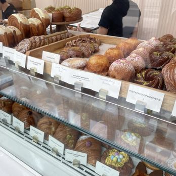 Le Beau - Patisserie/Cake Shop Near Me - Toronto, Ontario