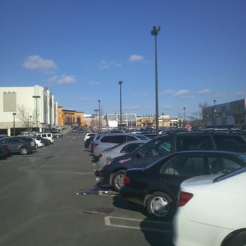 Westfield Garden State Plaza - Garden State Plaza parking lot - Shopping Centers Near Me - Paramus, New Jersey Westfield Garden State Plaza - Garden State Plaza parking lot - Shopping Centers Near Me - Paramus, New Jersey