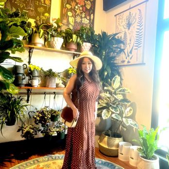 Pueblo - Wearing the Bally bag Julia Roberts wore in Pretty Woman with my look today - Nurseries & Gardening Near Me - Phoenix, Arizona