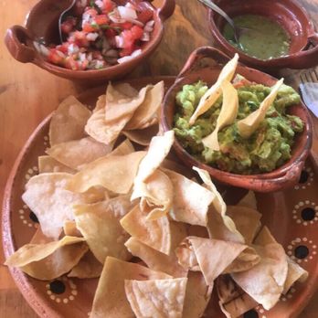 Los Abuelos - delicious guacamole and chips! so good we had to order 2 more after! - Mexican Near Me - Isla Mujeres, ROO