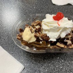Turtle sundae with cappuccino and butter brickle ice cream