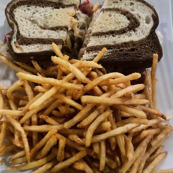 Emberz - Ruben w fries - Wine Bars Near Me - Sonora, California
