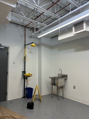 R Connearney Plumbing & Heating Logo