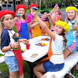 Gina Marie's Art studio - Ice Cream Sundaes in the yard!!