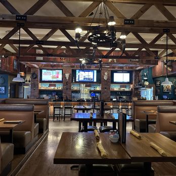 Saltgrass Steak House - Booths, Bar, TVs, right side of restaurant. - Steakhouses Near Me - Corpus Christi, Texas Saltgrass Steak House - Booths, Bar, TVs, right side of restaurant. - Steakhouses Near Me - Corpus Christi, Texas
