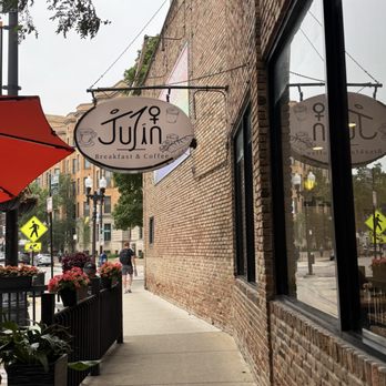 Jujin Broadway Breakfast And Coffee - Such a lovely spot - Coffee & Tea Near Me - Chicago, Illinois Jujin Broadway Breakfast And Coffee - Such a lovely spot - Coffee & Tea Near Me - Chicago, Illinois