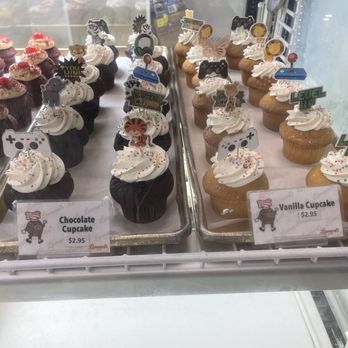 Leonard's Bakery - Cupcakes - Bakeries Near Me - Honolulu, Hawaii