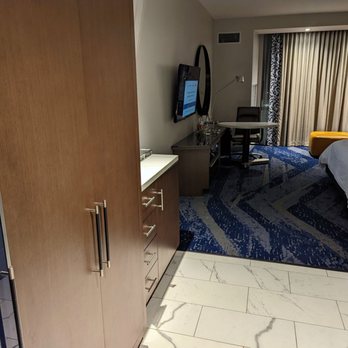 The Daytona, Autograph Collection - The look when you walk into a standard room. - Hotels Near Me - Daytona Beach, Florida The Daytona, Autograph Collection - The look when you walk into a standard room. - Hotels Near Me - Daytona Beach, Florida