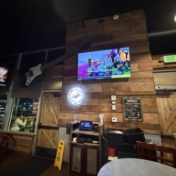 September’s Taproom & Eatery - Interior - Sports Bars Near Me - Rialto, California September’s Taproom & Eatery - Interior - Sports Bars Near Me - Rialto, California