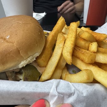 Lucky's Burgers & Shakes - American Near Me - Phoenix, Arizona